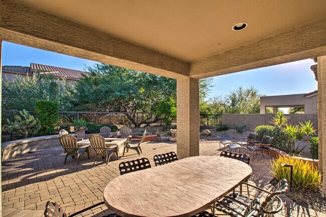 Building Photo - 3055 N Red Mountain