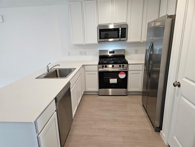 Building Photo - 21575 Carosella Dr