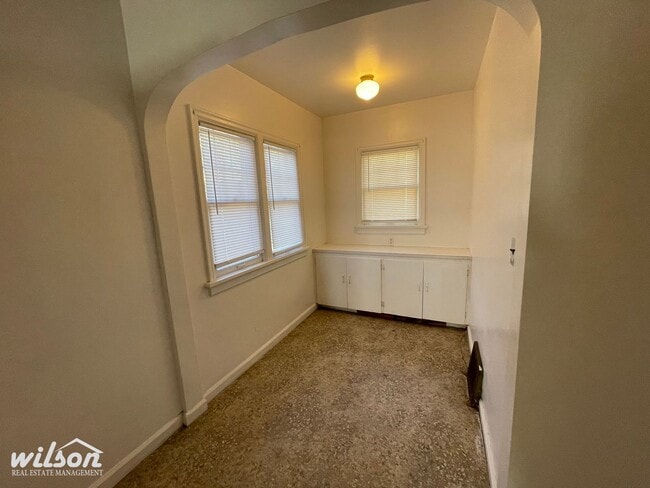 Building Photo - Spacious 4-Bedroom Oasis in the Heart of Yakima – Perfect for Family Living!