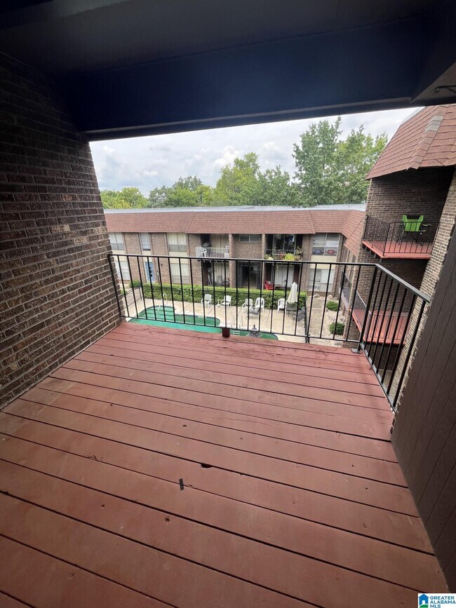 Building Photo - 1340 32nd St S