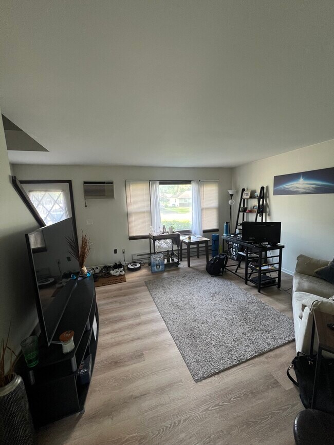 Building Photo - 775 Gerten Ave