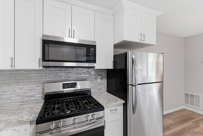 Building Photo - 5 Whistler Dr