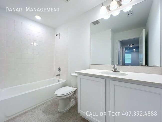 Building Photo - 1679 Meadowlark Dr