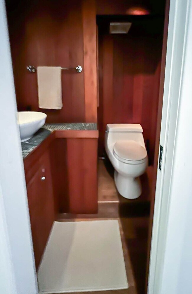 Building Photo - 522 Cascade Dr