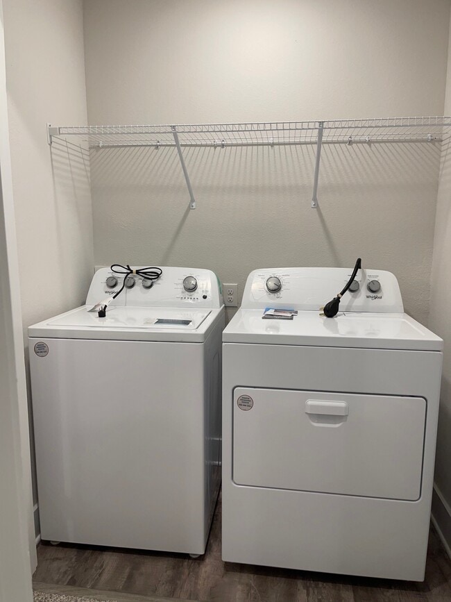 Building Photo - 1630 Iroquois Ct