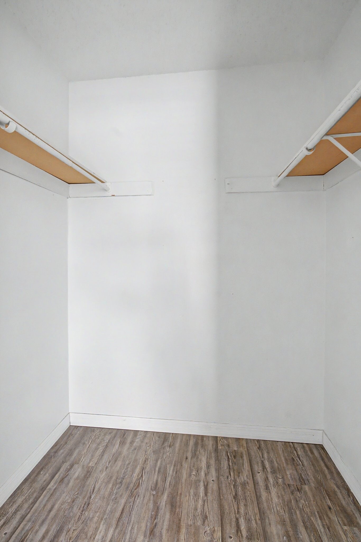 Building Photo - 7210 N Manhattan Ave