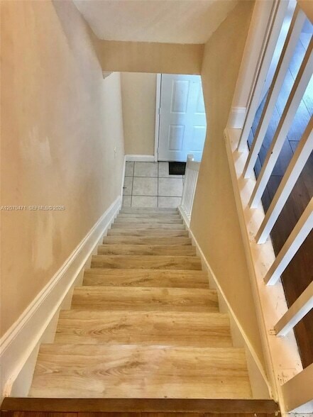 Building Photo - 2864 S Cambridge Ln