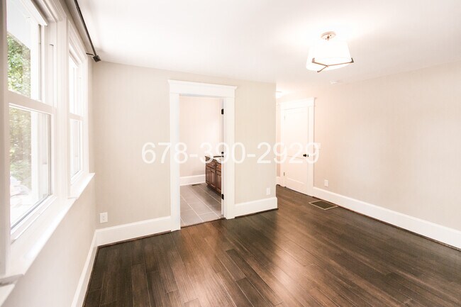 Building Photo - 656 Brookline St SW