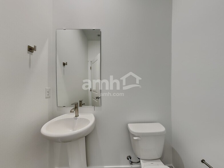 Building Photo - 5125 Turnstone St SE