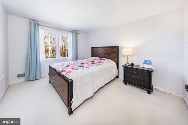 Building Photo - 980 Old Holly Dr