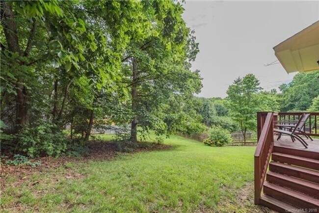 Building Photo - Spacious 4BR House in Charlotte