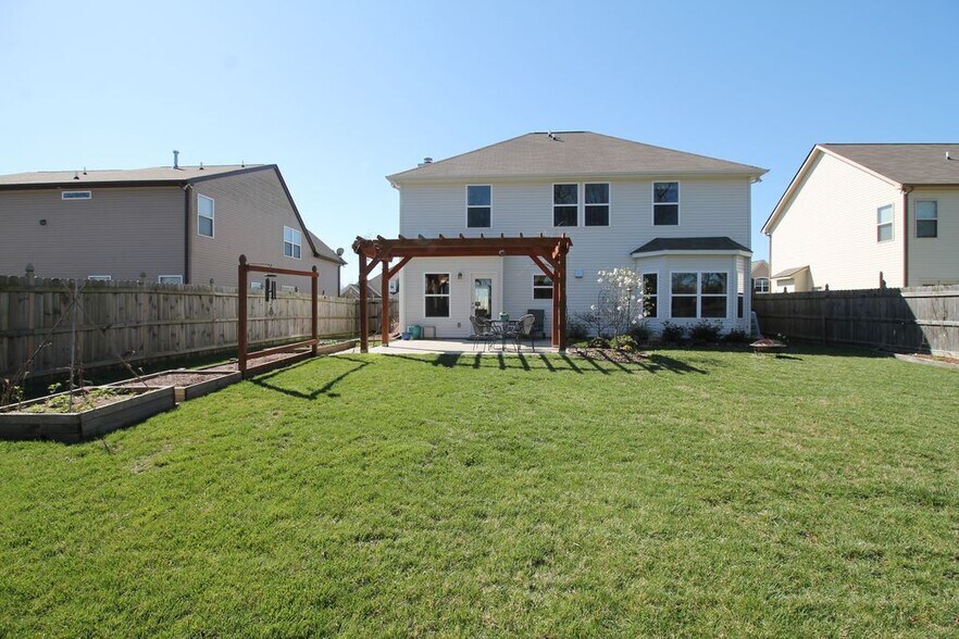 Building Photo - 4236 Longfellow Dr