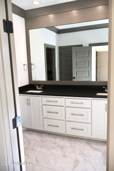 Building Photo - 317 Willow Wy