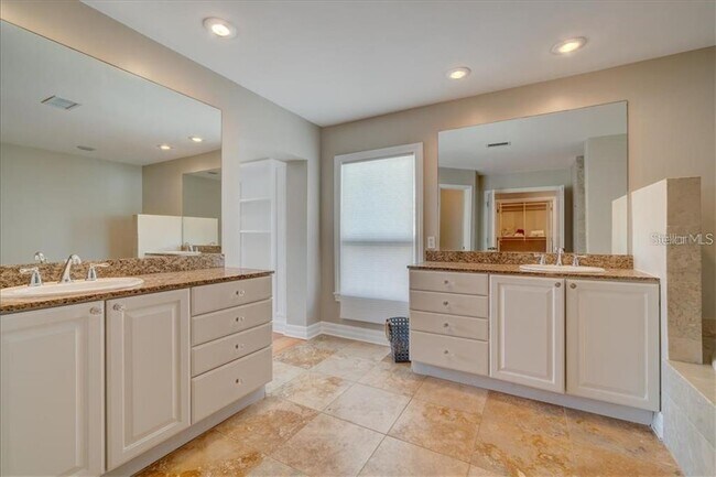 Building Photo - 809 Brightwaters Blvd NE