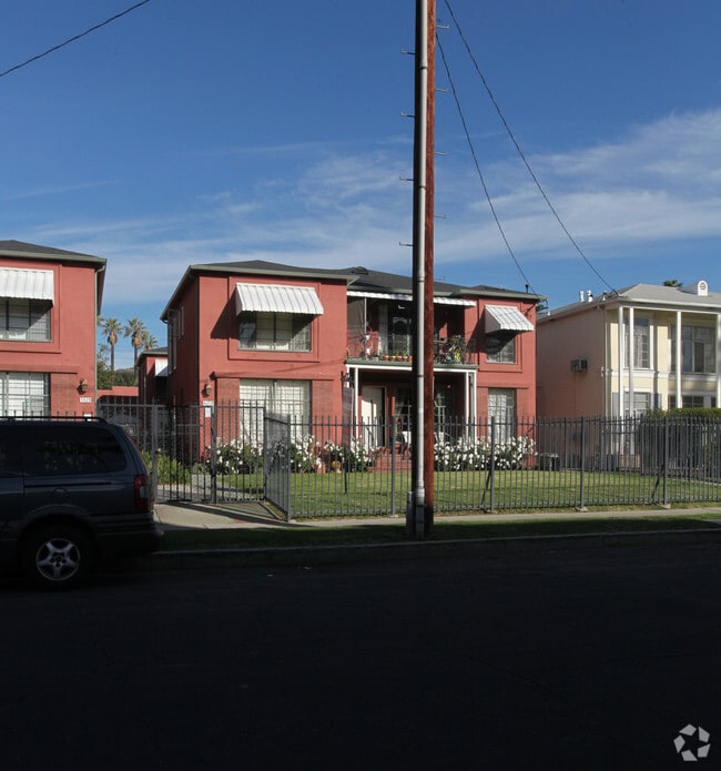 Building Photo - 5315 Russell Ave