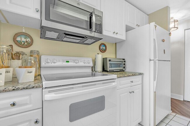 Building Photo - 100 Old Palisade Rd