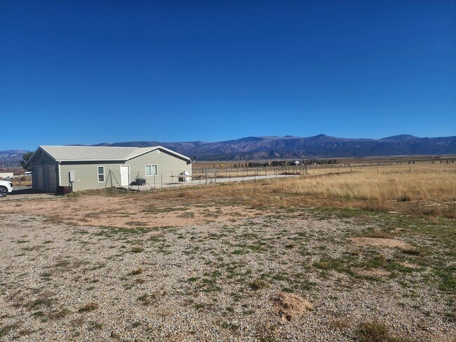 Building Photo - Rural freedom