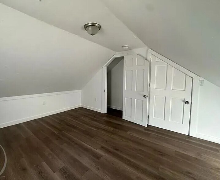 Building Photo - 34 Pleasant St