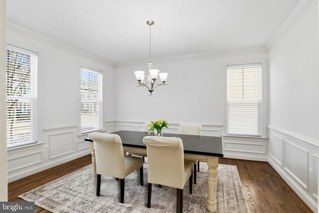 Building Photo - 1312 Volunteer Dr