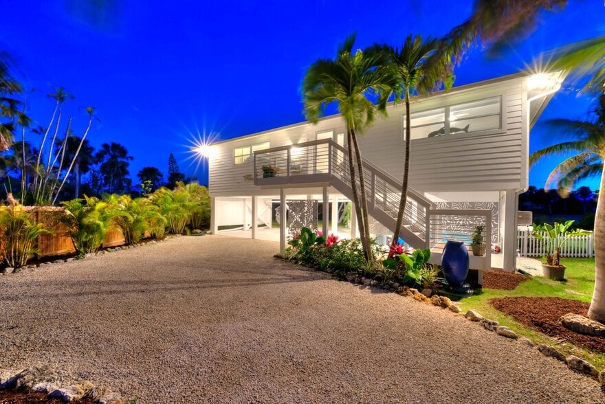 Building Photo - 6093 Henderson Rd