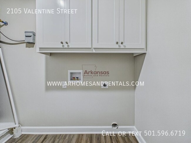Building Photo - 2105 S Valentine St