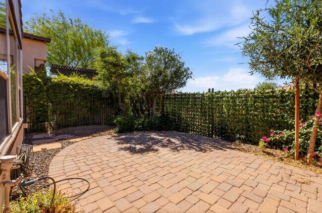 Building Photo - Encanterra Golf Community