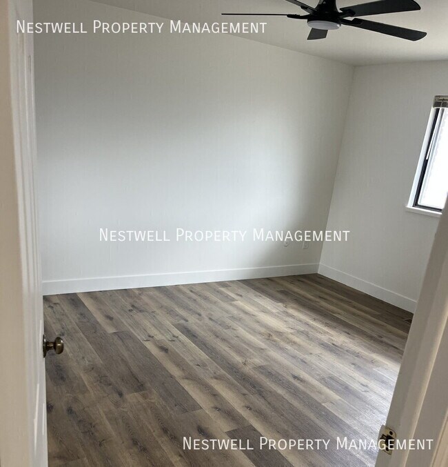 Building Photo - 893 W 1500 N St