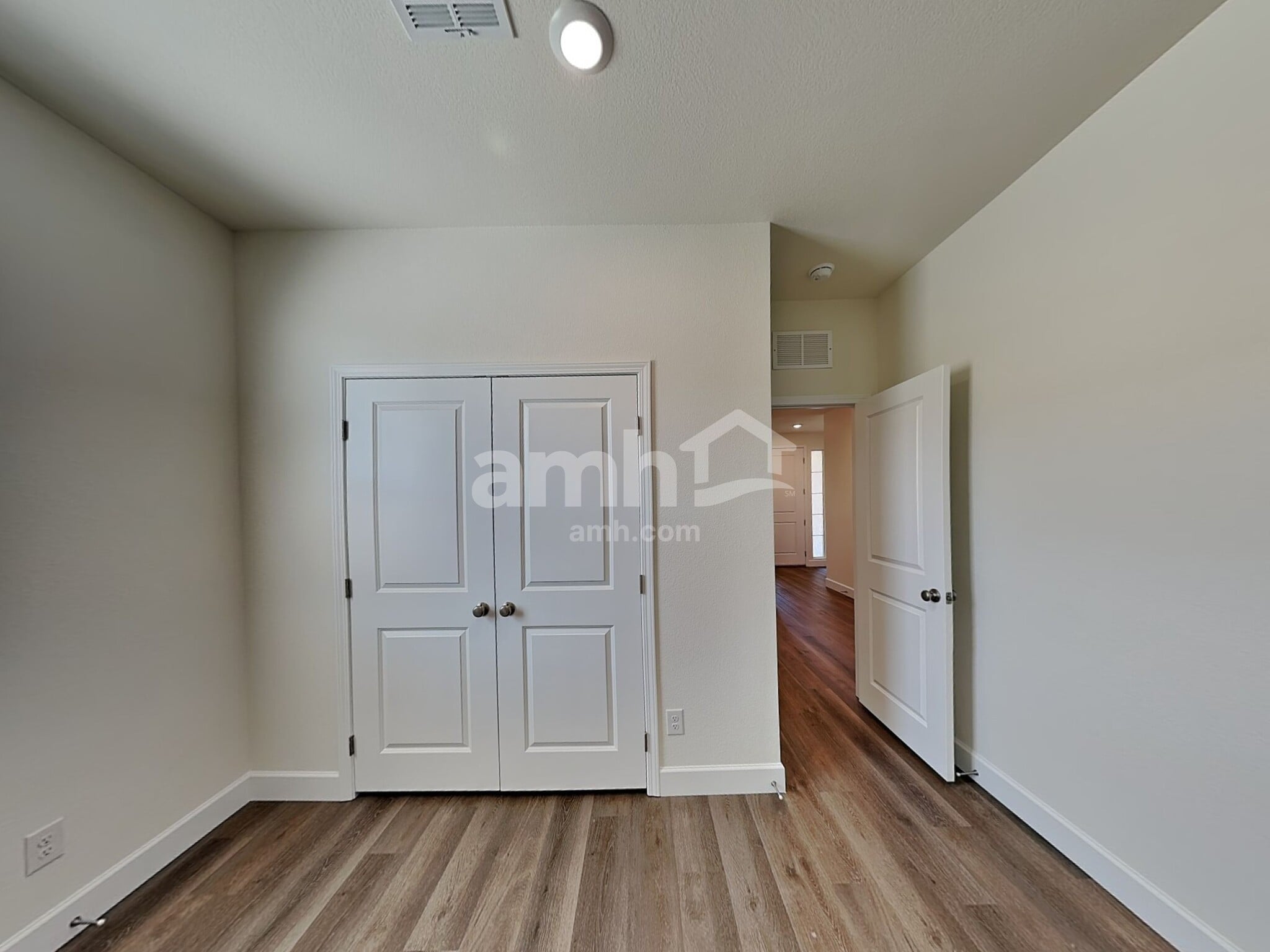 Building Photo - 10390 Bishops Cap St