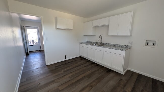 Building Photo - 1027 E Wallace St