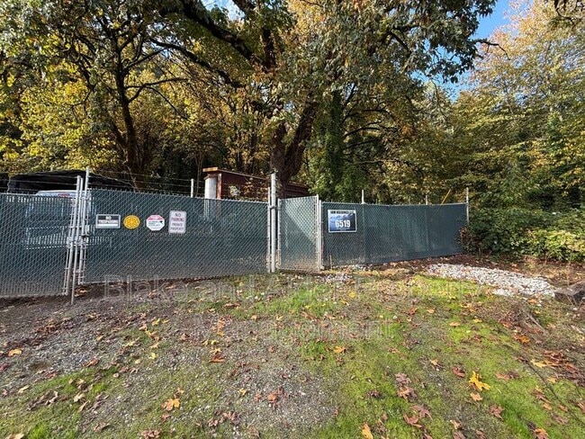 Building Photo - 6519 NW St Helens Rd