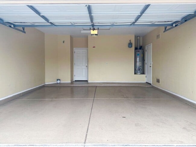 Building Photo - Enjoy the Incredible Estrella Mountain Ranch amenities!