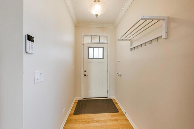 Building Photo - 2366 N Moseley Ct