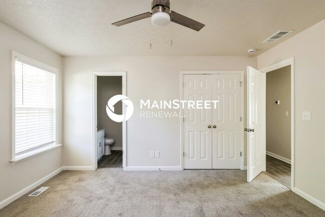 Building Photo - 3 Bedroom Pet-Friendly Home in LOUISVILLE,...