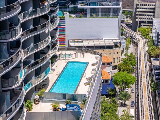 Building Photo - 1000 Brickell Plaza