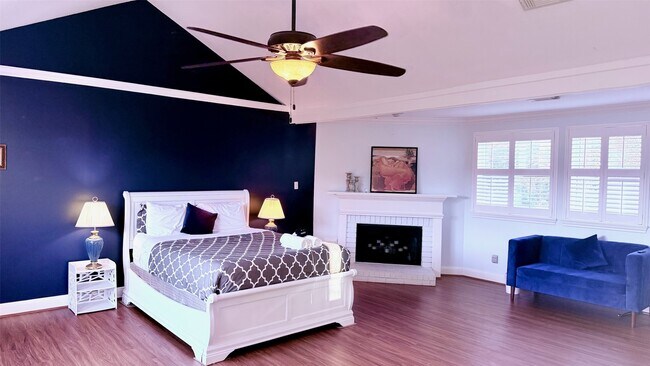 Building Photo - 1802 Potomac Dr