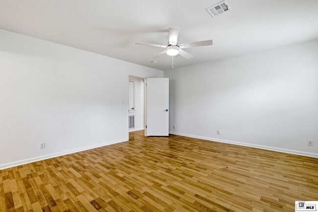 Building Photo - 203 Dupont Dr