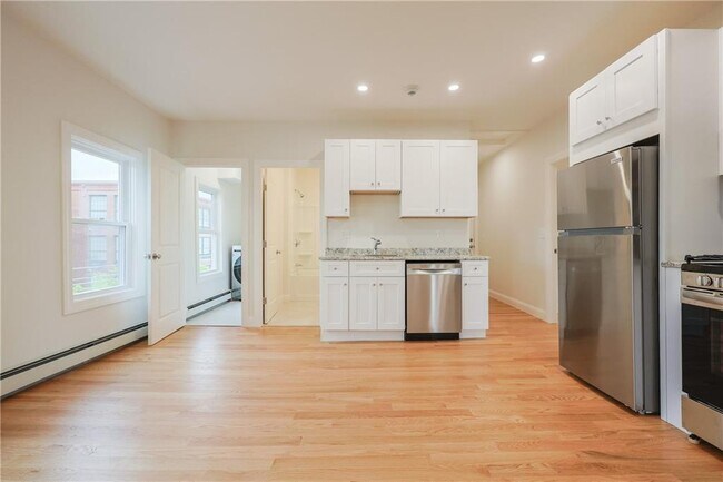 Primary Photo - 529 Wood St