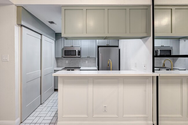 Building Photo - 11711 Memorial Dr