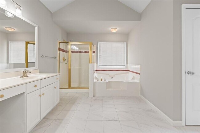 Building Photo - 2878 Calhoun Square