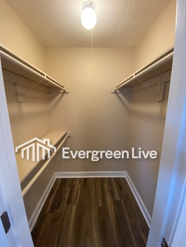 Building Photo - 40 Voda Ct