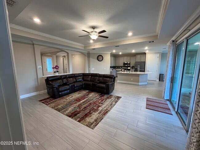 Building Photo - 211 Diamondback Ave