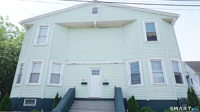 Building Photo - 136 Sherman St