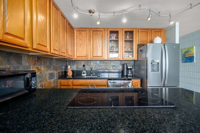 Building Photo - Mokuleia Sands #501 – Furnished 1BR/1BA | Ocean Views | Available Now