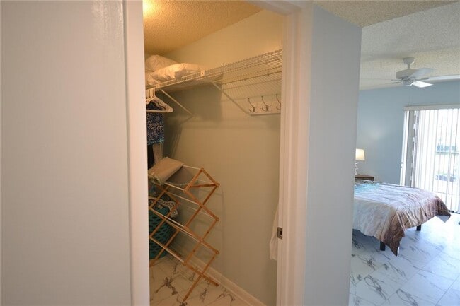 Building Photo - 238 Mariner Dr