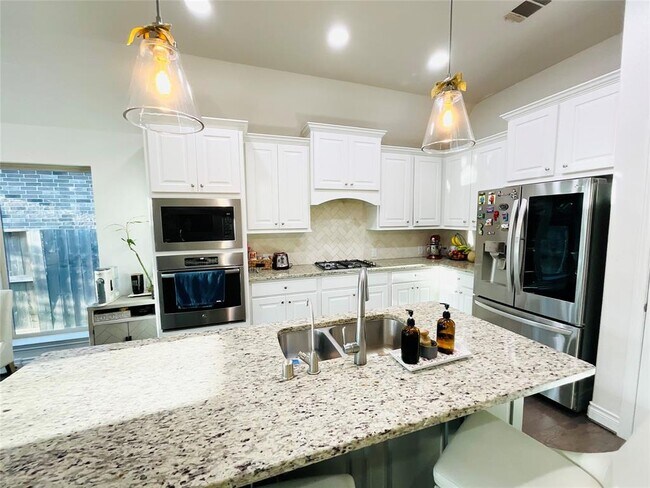Building Photo - 2507 Elmwood Trl
