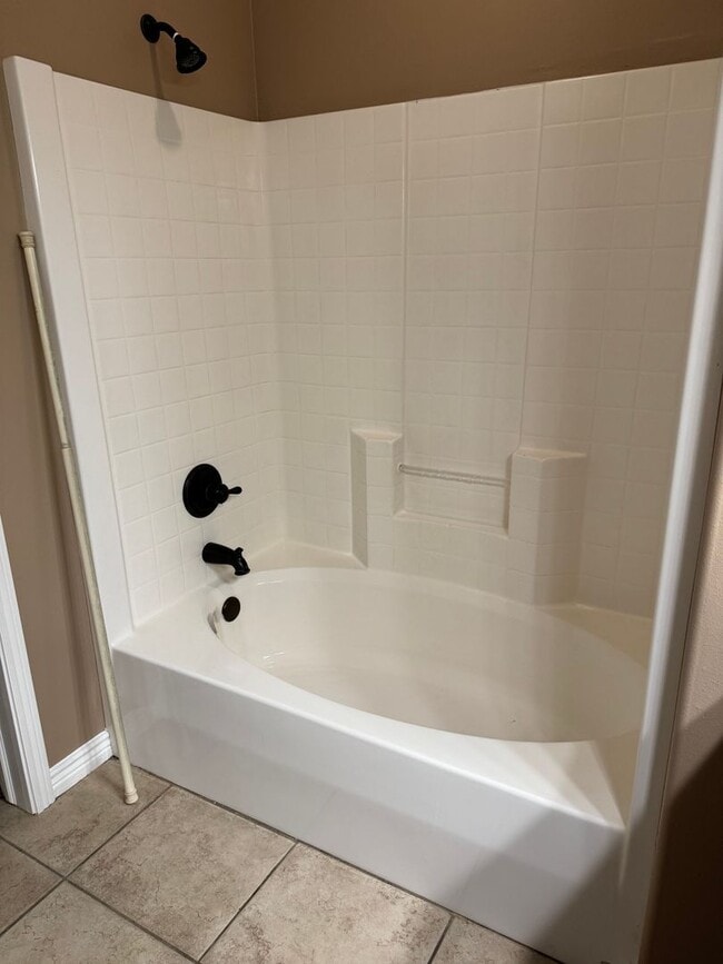 Building Photo - Condominium with Clubhouse: includes POOL and WORKOUT ROOM