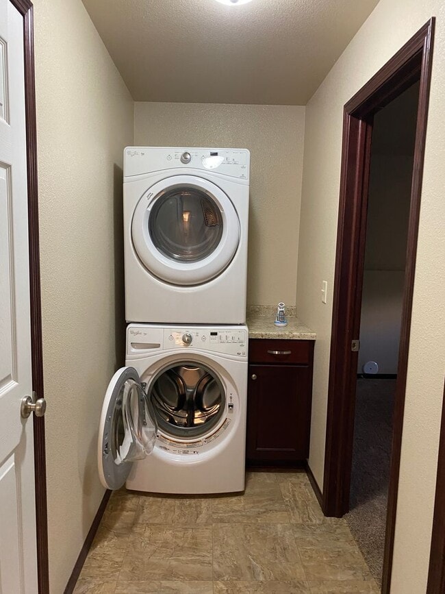 Building Photo - 332 Little Rock Ct