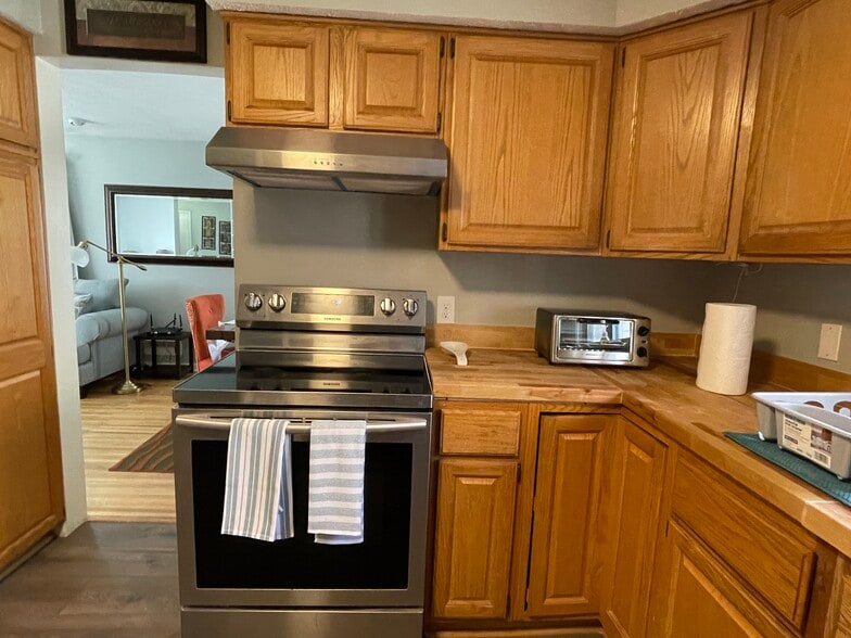 Kitchen - 68 Stanford Rd W