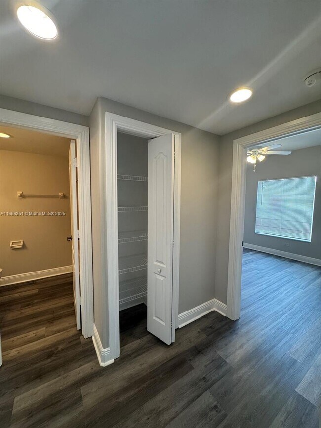 Building Photo - 4154 Castilla Circle