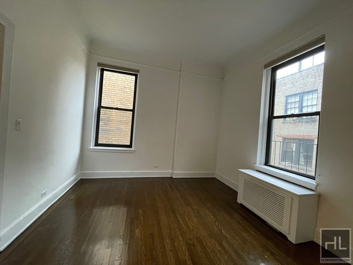 Building Photo - E 81st St
